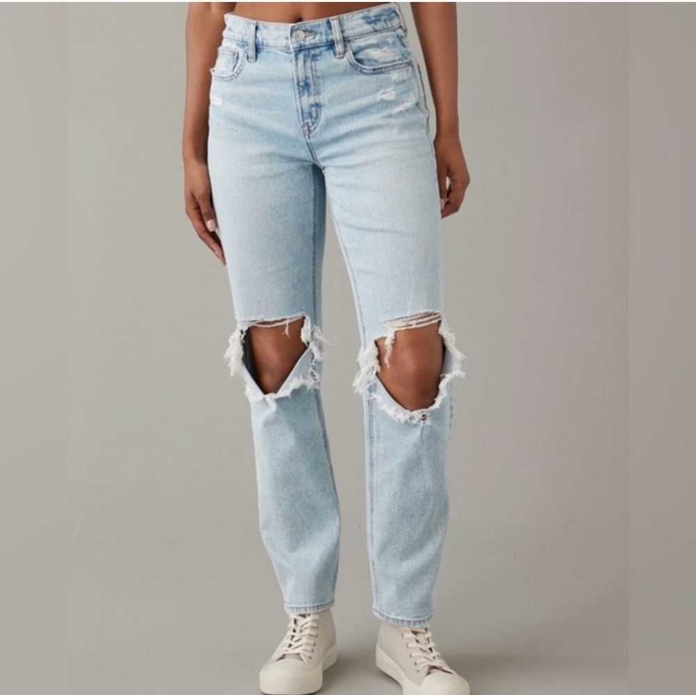 American Eagle Outfitters Light Wash Ripped Straight Jeans